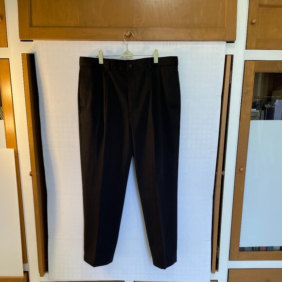 Brooks BrothersChino -Elliot Pants 37/30 Pleated, no cuff, 100% Cotton Black